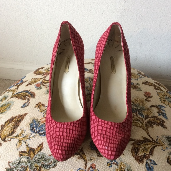 THRED UP MAXSTUDIO Fuscia Pink Closed Toe Wood - Picture 2 of 9